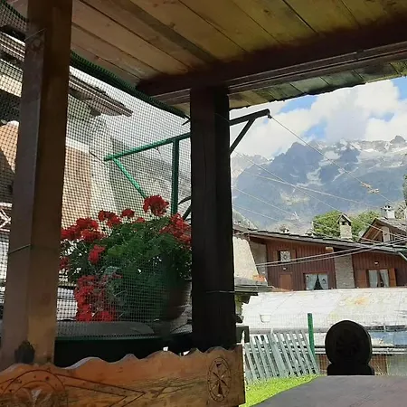 La Saxe Apartment Courmayeur